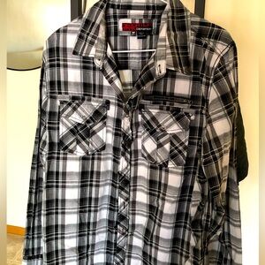Men’s button-down country flannel